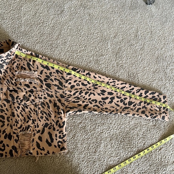 Forever 21 Cropped Distressed Leopard Print Denim Jacket | Size L - Picture 9 of 9